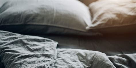 One In 4 Couples Sleep In Separate Bedrooms Sleep Review