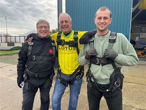 Charity skydive raises over £6,500 for hospice - St Elizabeth Hospice