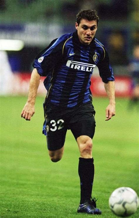 Suo padre roberto ha a fine stagione il presidente dell'atletico madrid cerca in tutti i modi di far volare vieri in spagna.e alla fine ci riesce. Christian Vieri Birthday, Real Name, Age, Weight, Height, Family, Contact Details, Girlfriend(s ...