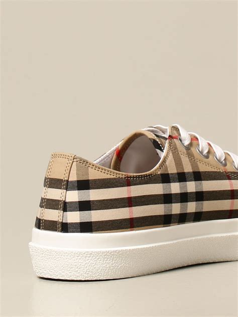 Burberry Low Top Sneakers In Check Canvas And Logo Beige Sneakers