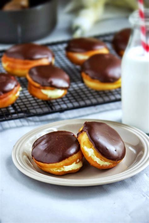 Pour about 1/3 of the sugar mixture into the whisked egg yolks. Tim Horton's Boston Cream Donut Replica | Easy Recipes Blog