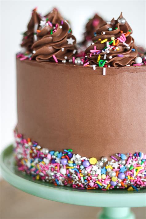The chocolate sprinkles cake has integration with the redstone comparator. How to Add Sprinkles to the Side of Your Cake | Cake by ...
