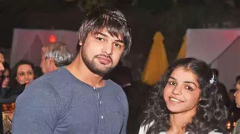 Who Is Wrestler Satyawart Kadian Husband Of Sakshi Malik His Age Height Wife Father Sports