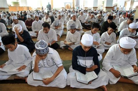 I al qur an al quran memorization di 2019 islamic cartoon. Doa Sebelum Mengaji Beserta Adab Ketika Mengaji