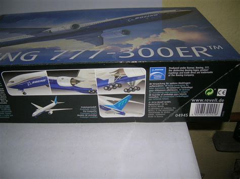 Revell Boeing 777 300er Passagierflugzeug 1144 Bausatz