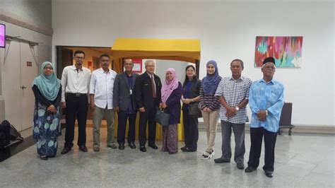 .malaysia dikawal oleh lembaga minyak sawit malaysia (mpob), yang memberikan lesen merentasi rantaian nilai dari pengeluar biji benih ke pekebun kecil keberatan untuk menanam semula selepas tempoh matang 25 tahun bagi mengelakkan kerugian pendapatan jangka pendek kerana pokok. FOCUS GROUP DISCUSSION: ADAPTASI PEKEBUN KECIL KELAPA ...