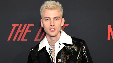 Check out this biography to know about his born as colson baker, machine gun kelly is an american rapper who gained meteoric rise for his unique style and musical abilities. Machine Gun Kelly mourns father's death in emotional Instagram post: I've 'never felt a pain ...