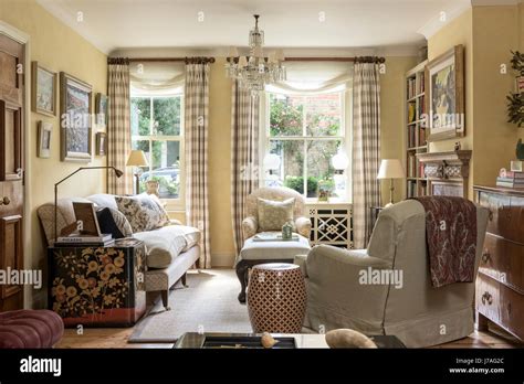 View 33 Traditional English Home Interiors