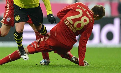 Muss borussia dortmund auf mehrere millionen euro verzichten? Was ist ein Kreuzbandriss? Badstuber Holger Verletzung ...