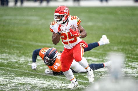 Chiefs Clyde Edwards Helaire Making The Most Of Having Leveon Bell