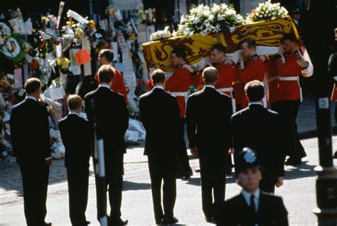 Princess Diana Public Funeral Pictures Popsugar Celebrity Photo 32