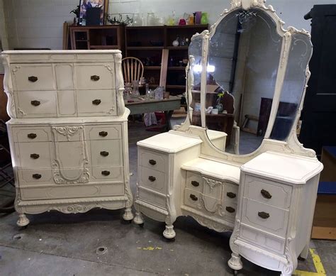 Repainted Vintage Dresser And Vanity Vintage Dressers Antique Dresser