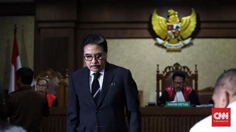 Pengacara hotma pd sitompul, usai menjalani pemeriksaan di gedung kpk, jakarta, 29 november 2016. Pengusaha Diteror Garap Proyek e-KTP, Hotma Mengadu ke Setnov
