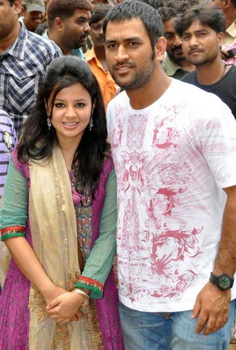 Dhoni With Wife Sakshi Rawat Hot Photos HD Art Wallpapers