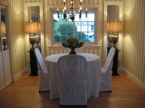 It serves as a place for your loved ones to enjoy a meal and many people struggle with making their dining rooms feel sufficiently open. 15 Dazzling Dining Room Designs With Striped Walls