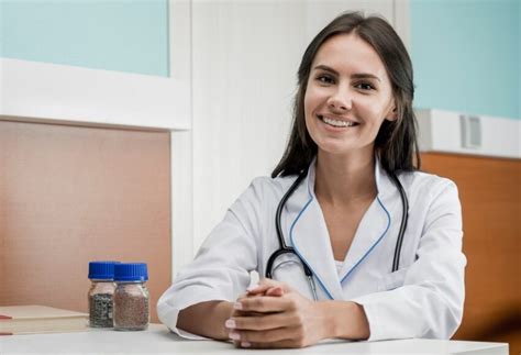 Em Anos Dobra O N Mero De Mulheres Que Exercem A Medicina No Brasil Ismep Instituto