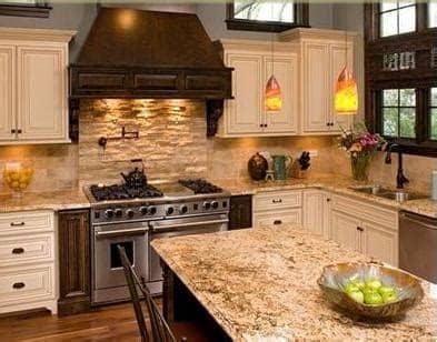 Una cocina perfectamente integrada el la casa con el efecto bicolor. Diseños de Cocinas: septiembre 2012