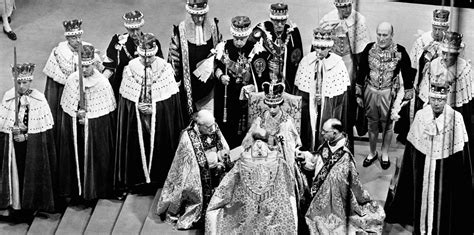 Elizabeth ascended the throne at the age of 25, upon the death of her father, king george vi, on 6 the coronation took place more than a year later because of the tradition that holding such a festival. Elisabetta II del Regno Unito - page 16