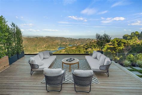 Photo 10 of 10 in Bel Air Architectural Marvel Boasts Lake Como-Style