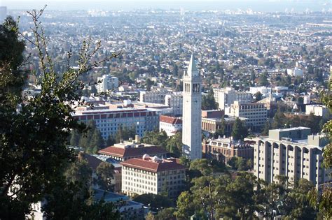 Uc Berkeley Campus Overview From Hillsh 펫트래블