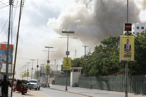 Somalia Car Bombs Kill At Least Nine