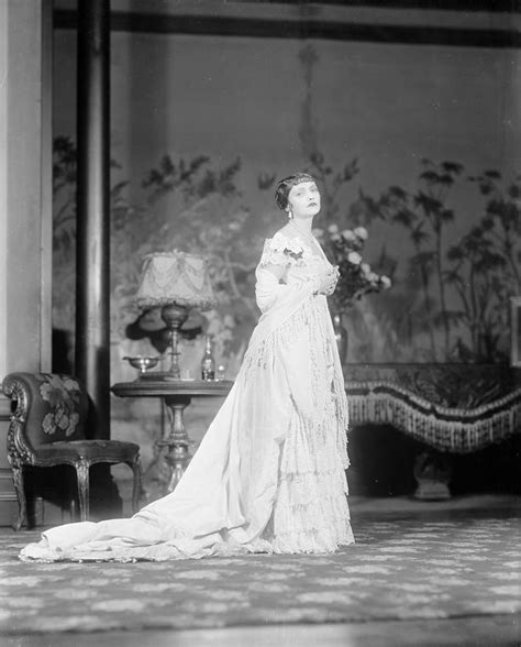 Katharine Cornell As Countess Ellen Olenska In The Age Of Innocence