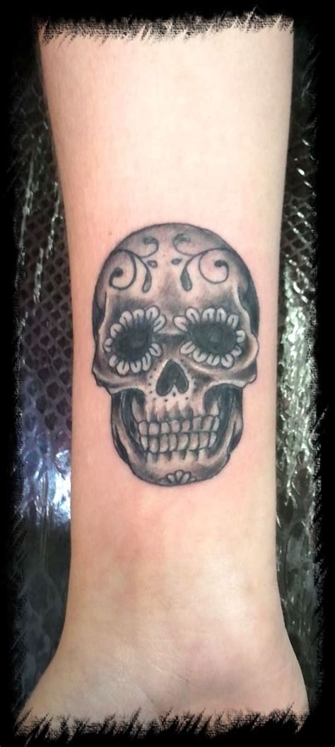 Gangsta in city tattoo on both back legs. Pin on Tattoo