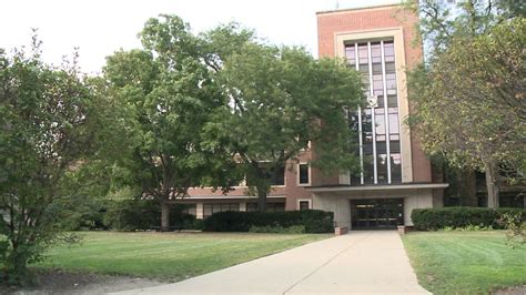 New Trier Students Go Before Peer Jury In Sexting Case Wgn Tv