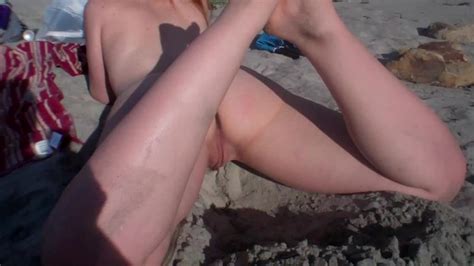 Daring Milf Pees At The Nude Beach In San Diego Thumbzilla