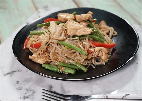 Shirataki rice itu dibuat dari akar umbi, dan kandungan kalorinya. Resep Shirataki Goreng Buat Kamu Yang Lagi Diet Karbo - Kanya.ID