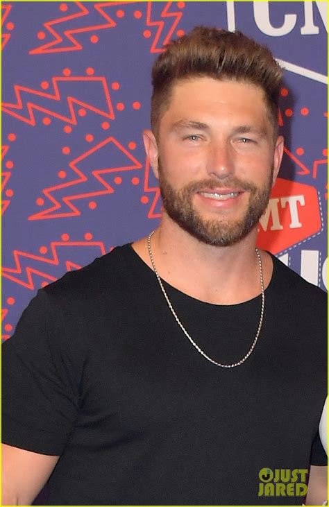 Chris Lane And Girlfriend Lauren Bushnell Couple Up At Cmt Music Awards 2019 Photo 4304064