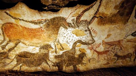 La Cueva De Lascaux Francia Está Llena De Imágenes