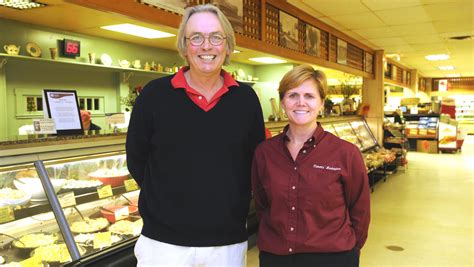 Westport's Lees Market grocery to be sold to Clements Marketplace owners