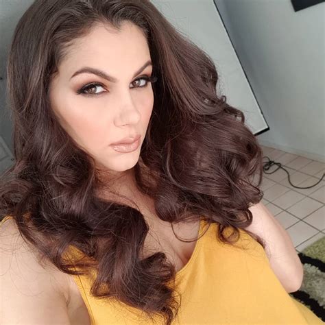 Who Is Valentina Nappi The Italian Starlet Taking The Adult Industry By Storm