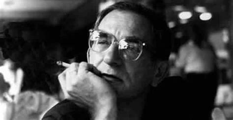 He made a large number of documentaries for television before shooting his first feature film presonel in 1975. Krzysztof Kieślowski - ile z człowieka może być w geniuszu ...