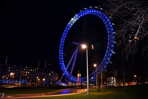 Giant Ferris Wheel London Eye At Night London Uk Millennium Wheel