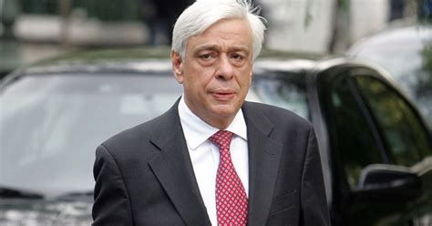 Ξεκίνησαν τις ρίψεις νερού από αέρος στα μέτωπα της φωτιάς στη λίμνη της εύβοιας και ήδη επιχειρούν τρία. Ο Πρ.Παυλόπουλος έρχεται στην Λίμνη Ευβοίας - tvstar.gr