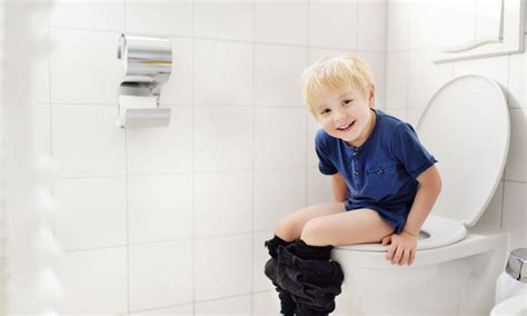 Junge brüder gleichzeitig toilette und töpfchen zusammen zu hause, uk junge brüder gleichzeitig toilette outdoor dusche toiletten öffentliche nutzung yacht marina outdoor dusche toiletten öffentliche. グッズに頼りすぎない方が案外うまくいく？ マネしたい海外式のトイレトレーニング術! | SHINGA FARM