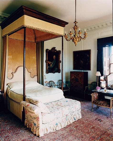 14 Beautiful Guest Rooms In Vogue To Inspire Your Holiday Hosting