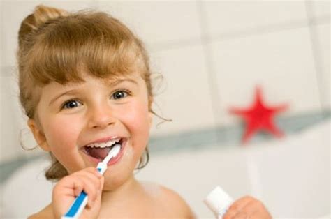 Firstly, wash your brush with tap water. How to Brush Your Teeth Properly, With or Without Braces