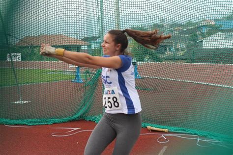O objetivo é passar por cima de uma barra ou sarrafo. Atletismo conquista marcas importantes em duas etapas do ...