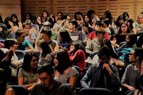 El equipo interdisciplinario de la universidad de chile consiguió el primer lugar en mejor escrito denunciante y mejor escrito denunciado, además de un segundo lugar como mejor oradora denunciante, para la alumna catalina sánchez. ¿Quiénes y cómo son las y los estudiantes de la generación ...