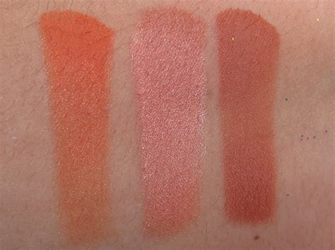 Vibrant peachy pink with a bright gold flipbr centerfold: Colourpop Baby Got Peach Eyeshadow Palette Review ...