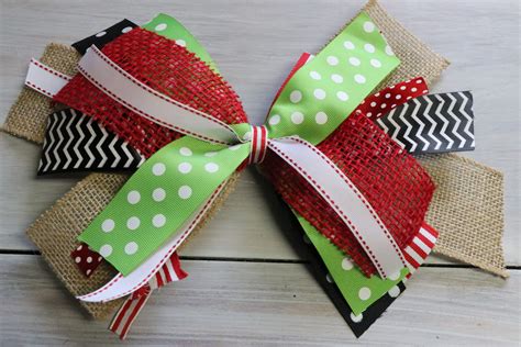 How to make a bow for a wreath with multiple ribbons. How to Make a Bow the SUPER EASY Way - Re-Fabbed