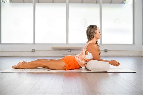 yin yoga for deep relaxation and healing — 30 minute classes practice courses on omstars