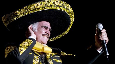 Vicente Fernández Recordamos Sus Mejores Momentos Sobre El Escenario