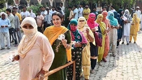 Gujarat Sees Over 59 Voter Turnout Till 5pm In First Phase Polls Hindustan Times