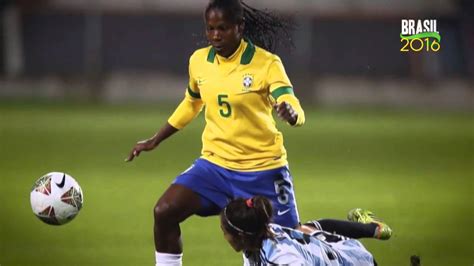 A seleção brasileira de futebol feminino é a melhor seleção da américa do sul. Conheça a trajetória da jogadora Formiga, da seleção ...