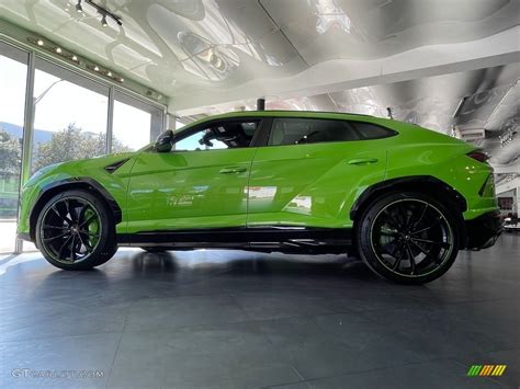 Verde Mantis Pearl 2021 Lamborghini Urus Pearl Capsule Awd Exterior
