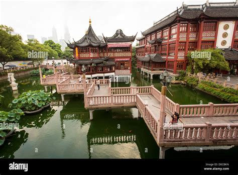 View Of The Huxinting Teahouse In Yu Yuan Gardens Shanghai China Stock